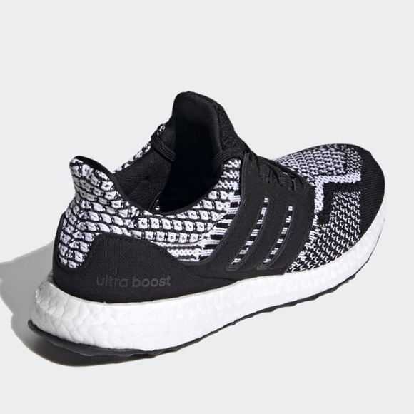 adidas UltraBOOST 5.0 Oreo - Picture 3 of 8